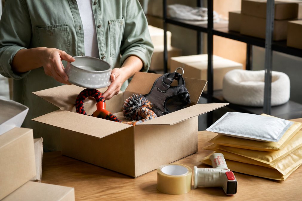 Pet Gear Shipping Cost Savings: 7 Ways to Pay Less